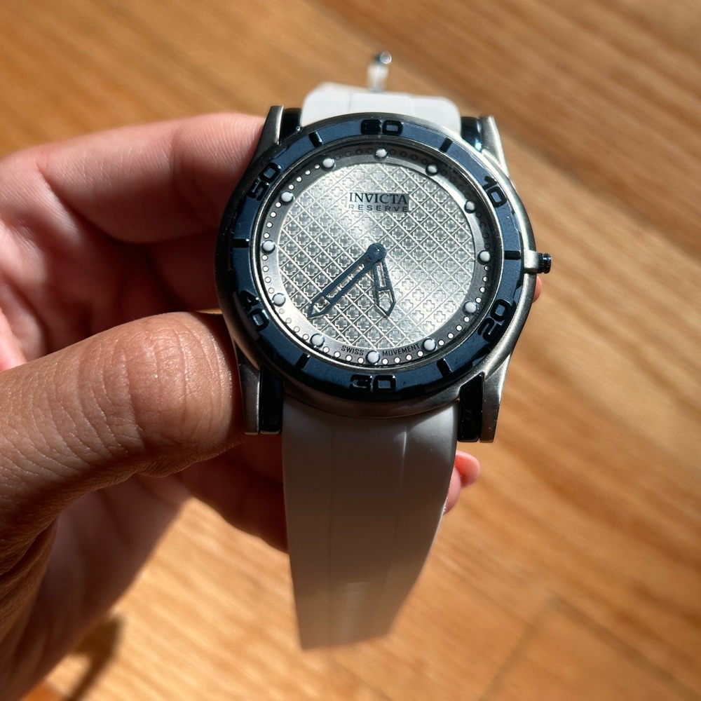 Invicta Reserve silicon band
